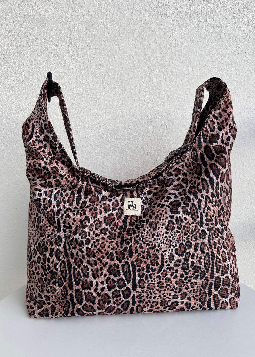 Crossbody Bag Large Premium Leo +dragkedja & spänne