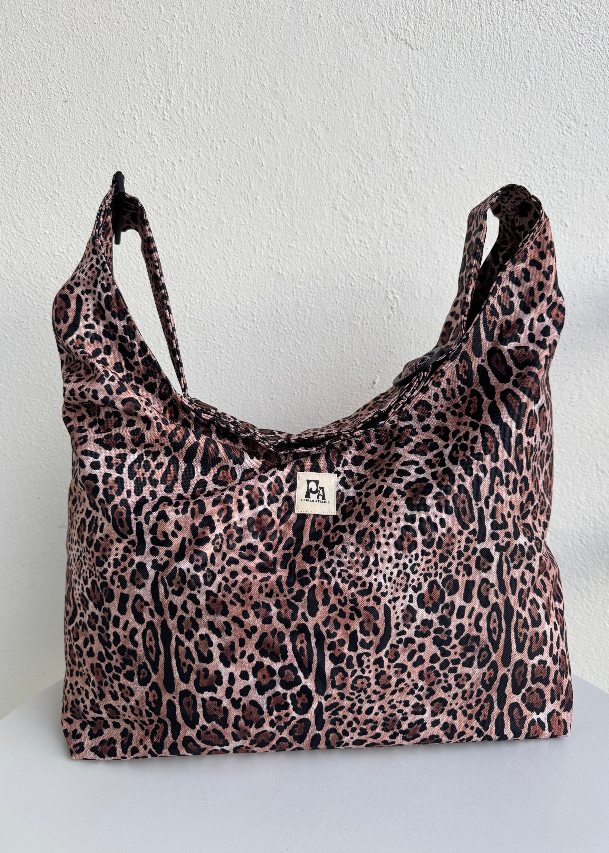 Crossbody Bag Large Premium Leo +dragkedja & spänne