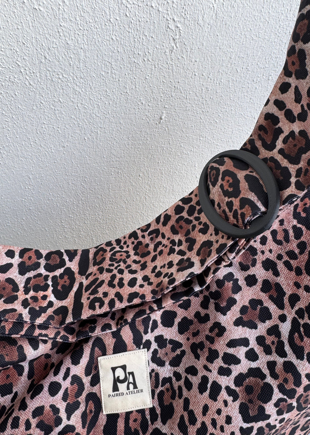 Crossbody Bag Large Premium Leo +dragkedja & spänne