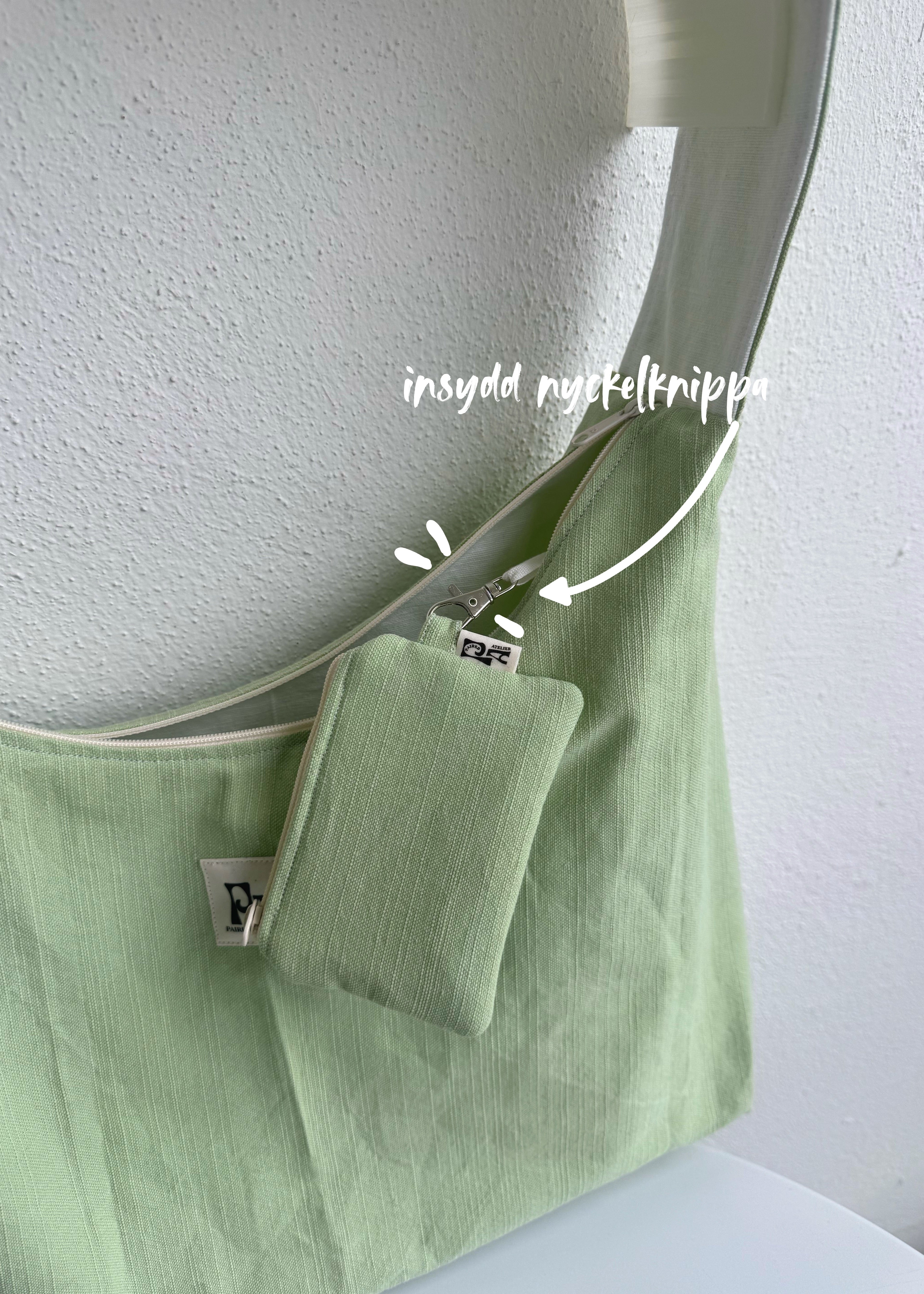 Crossbody Bag Medium Vert med dragkedja